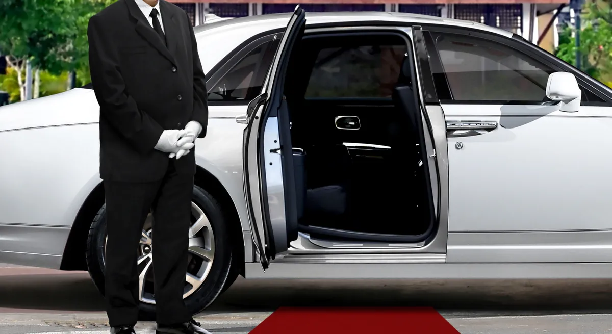 Miami <span class="text-gold-500">Nightlife Party</span> Transportation